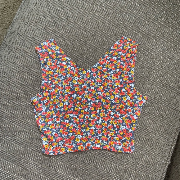 LA Hearts flower crop top - Picture 3 of 3